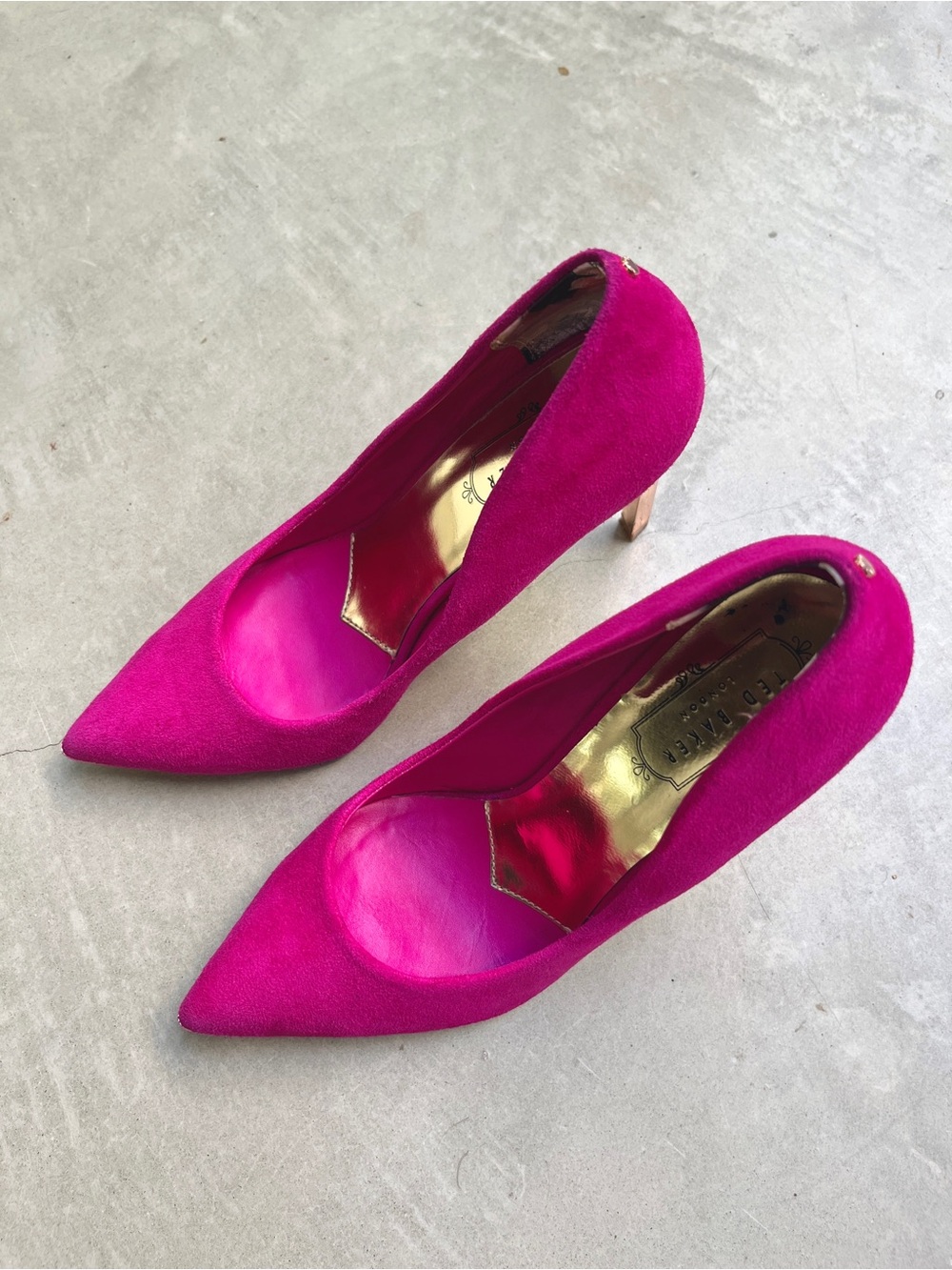 Ted Baker Fuchsia Pink Suede Pointed Toe Pumps Gold Heel Accents EU 37